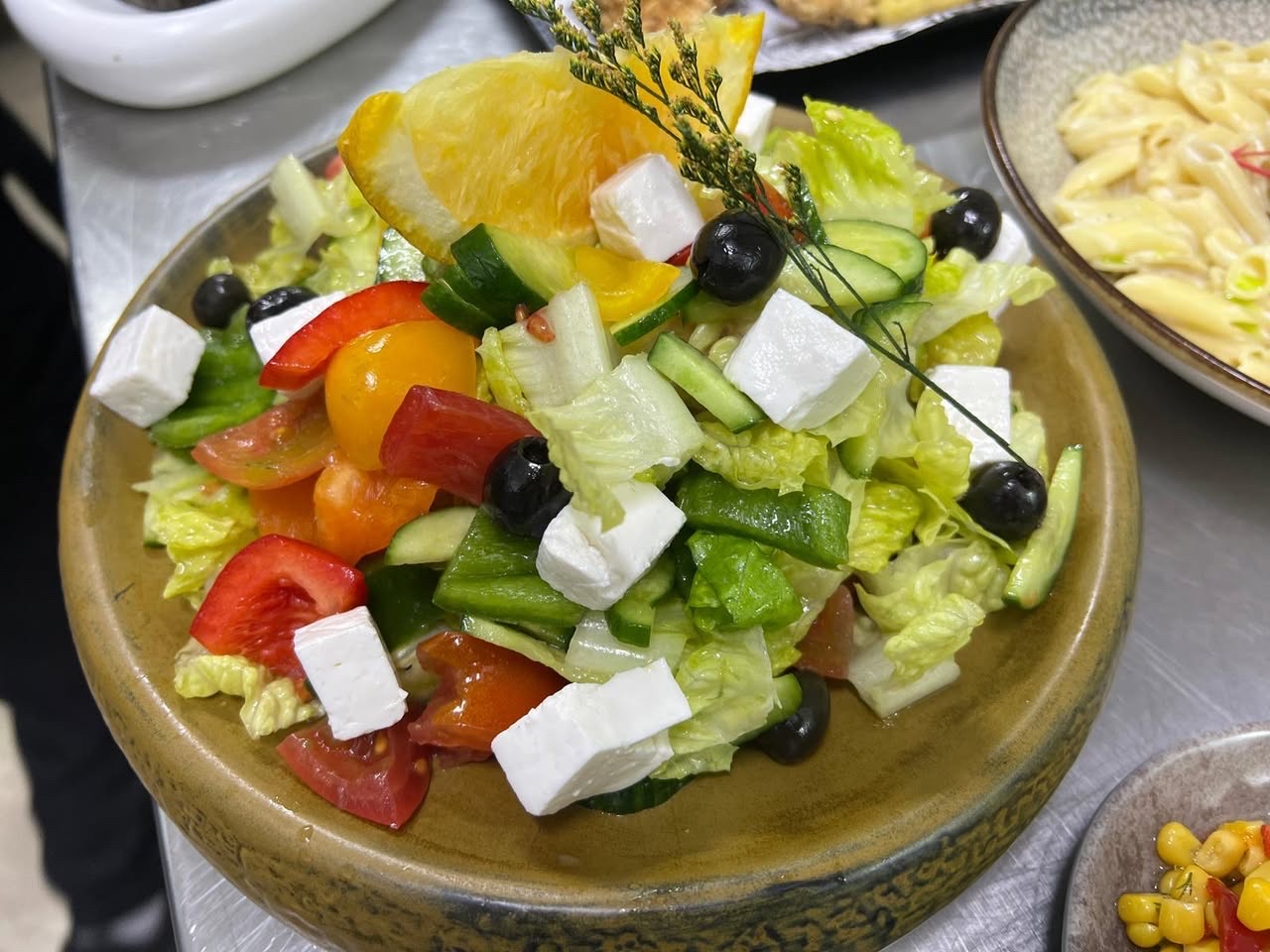 سلطة يونانية